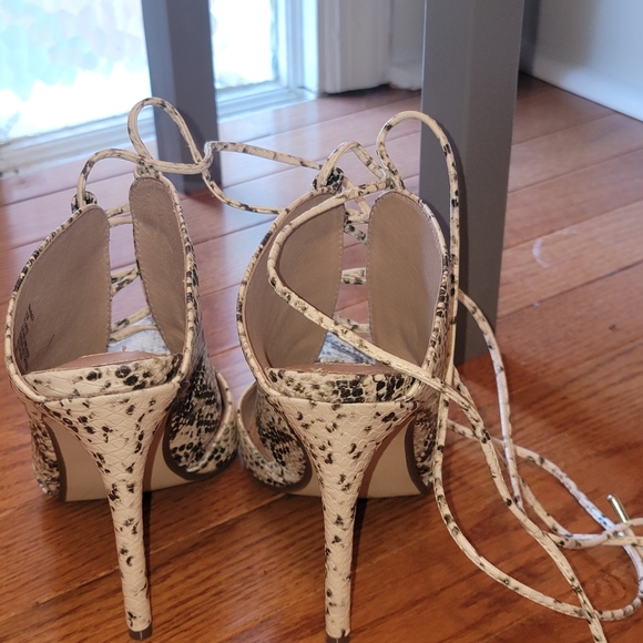 Booties and handbag - Picture 3 of 8